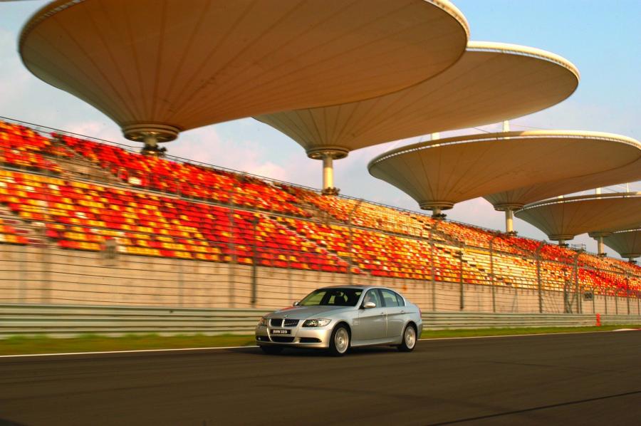  BMW 3-Series 2006 года  (фото 15 из 108)